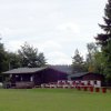 Sportheim und Zuschauertribüne